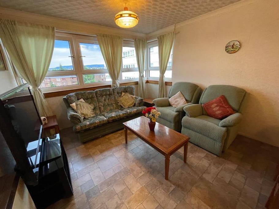 גלאזגו West End Hidden Gem - Modern 2-Bedroom Apartment With Residents Patio מראה חיצוני תמונה