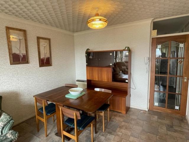 גלאזגו West End Hidden Gem - Modern 2-Bedroom Apartment With Residents Patio מראה חיצוני תמונה